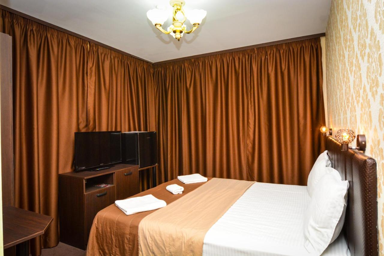 Vrazhdebna Hotel