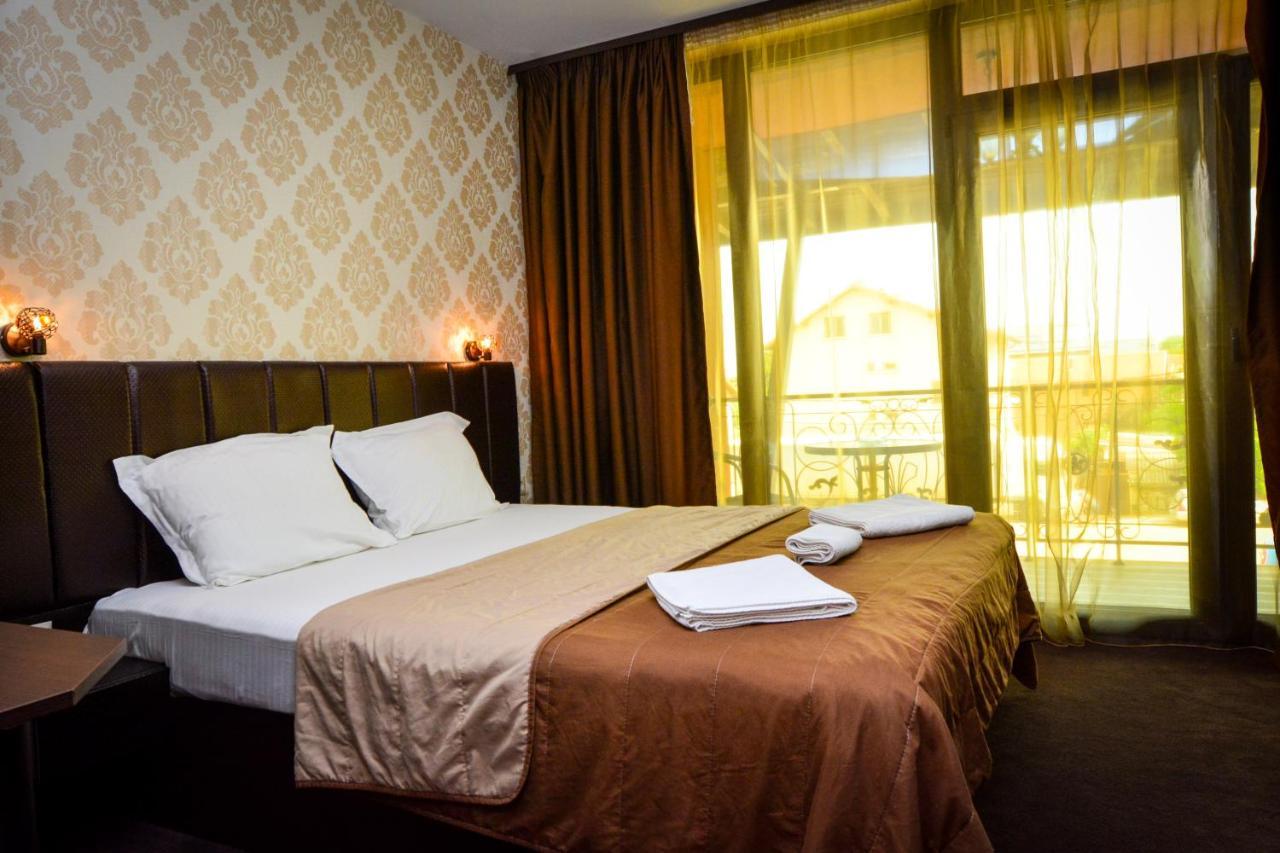 Vrazhdebna Hotel