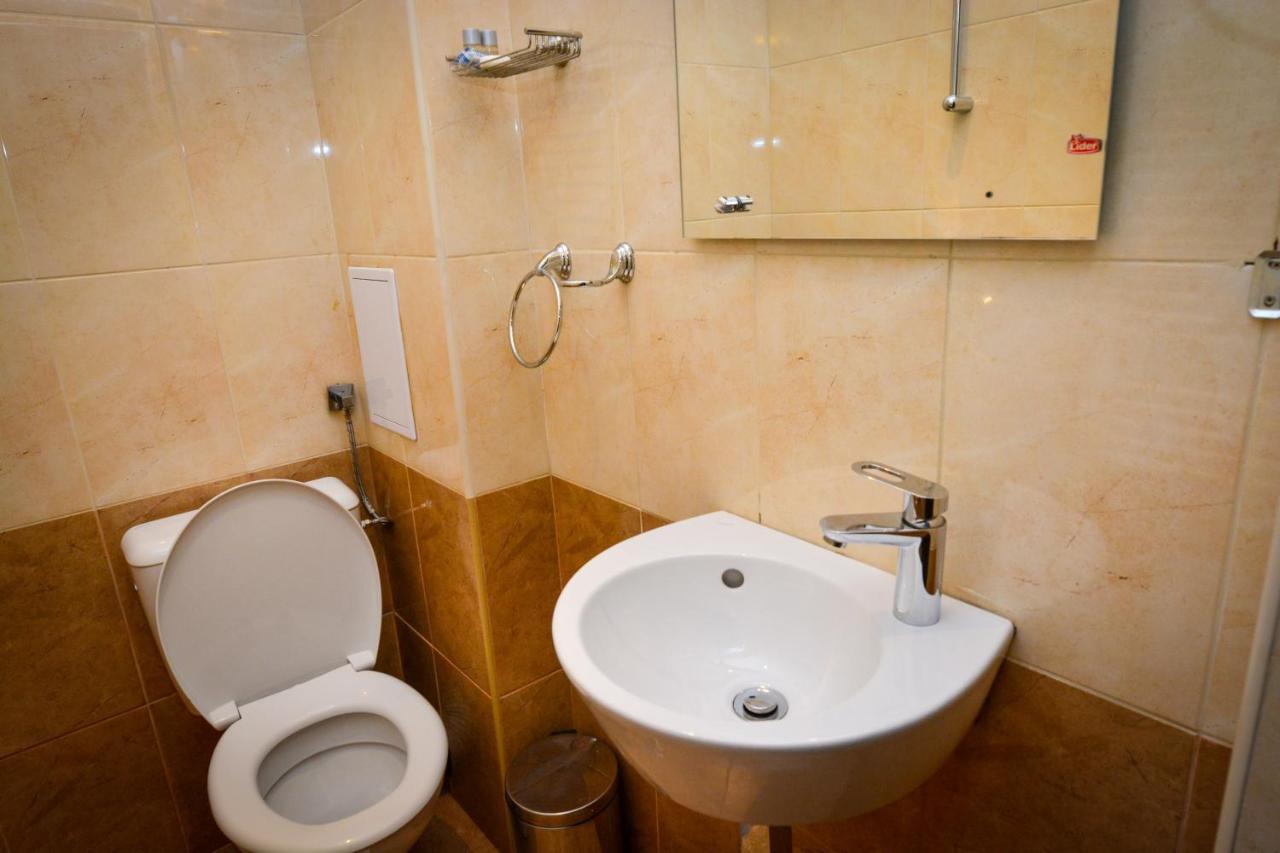 Hotel Vrazhdebna *